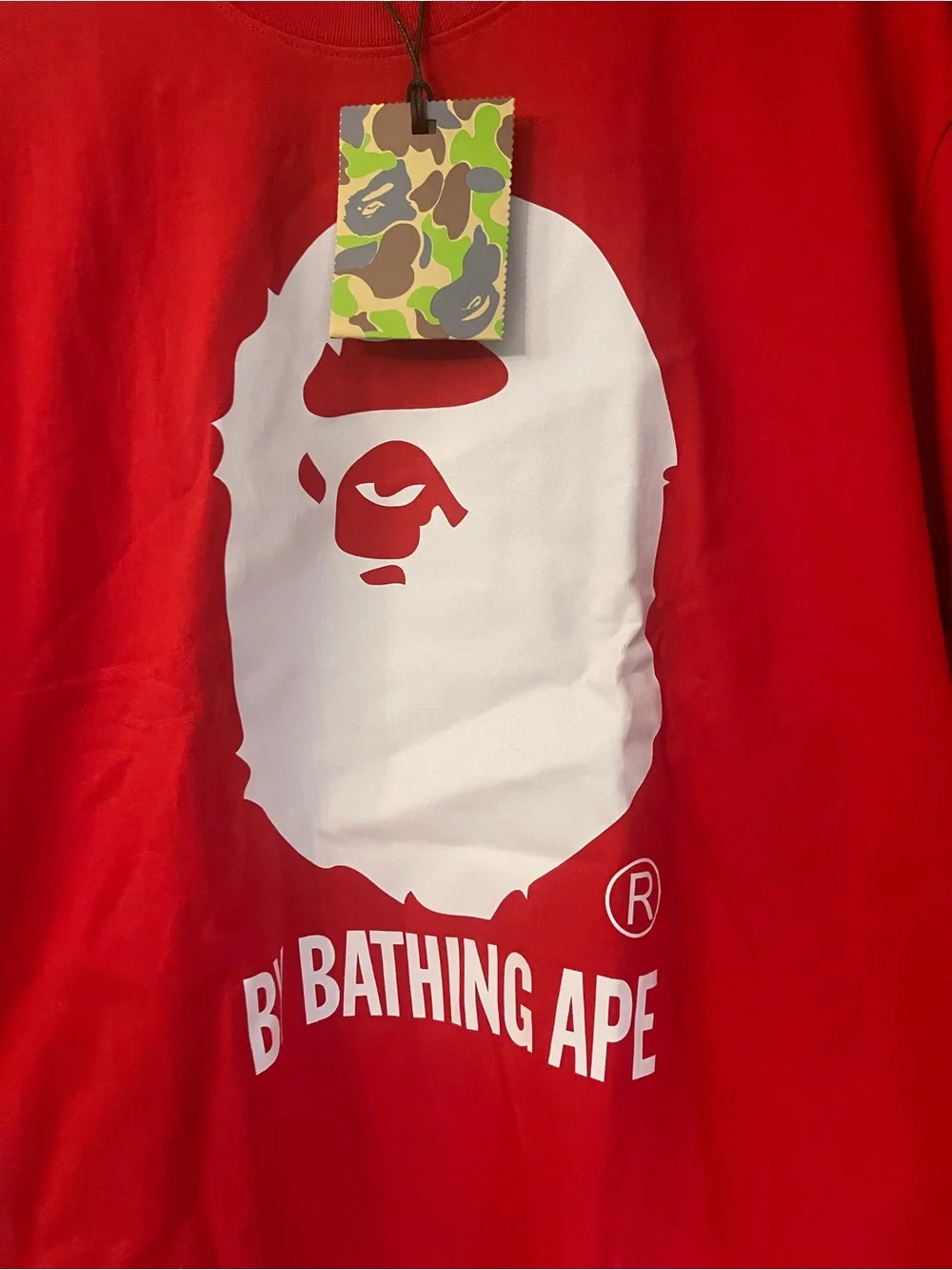 Mens Graphic Design Tee Size L.